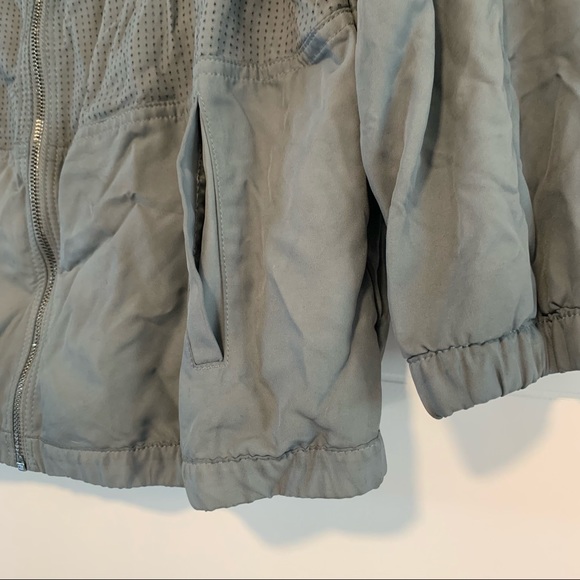 Alia | Zip Up Light Jacket - Picture 7 of 13